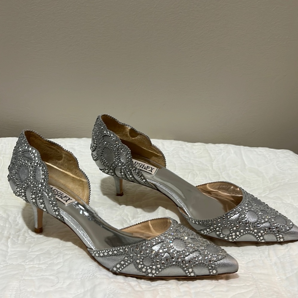 Badgley Mischka Silver Sequined Formal Shoes with Kitten Heel.